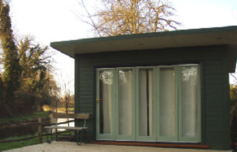 Garden Office With Sliding Doors Case Study 01
